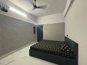 #1 Family spacious private room in heart of Mumbai